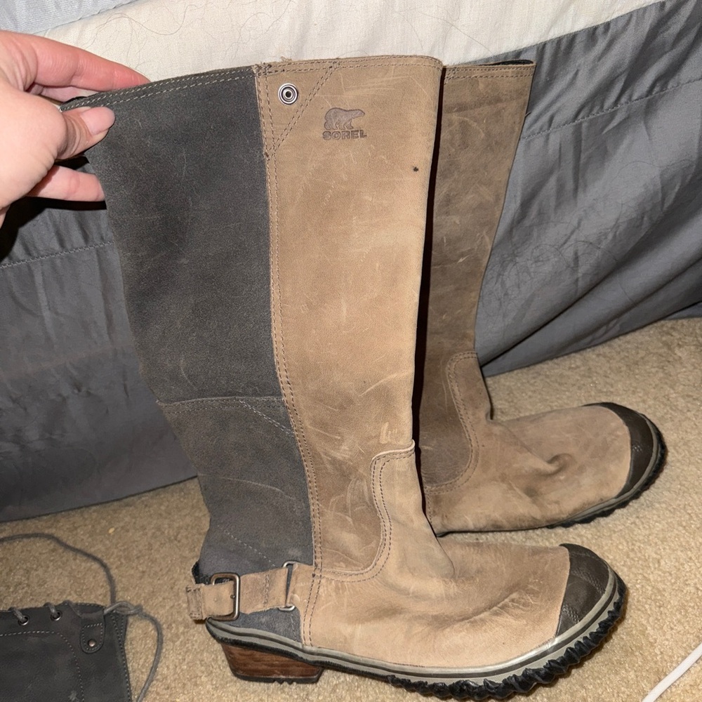 Sorel Women's Tan and Black Winter Boots